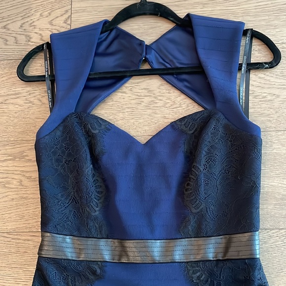 Guess Form-Fitting Dress - Navy Blue With Black Detailing - Picture 2 of 6